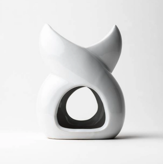 Ceramic Twisted Wax Melt Burner, White.  10X15cm.  Surprise, complementary clamshell melt with your purchase.