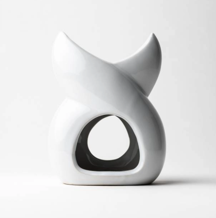 Ceramic Twisted Wax Melt Burner, White.  10X15cm.  Surprise, complementary clamshell melt with your purchase.